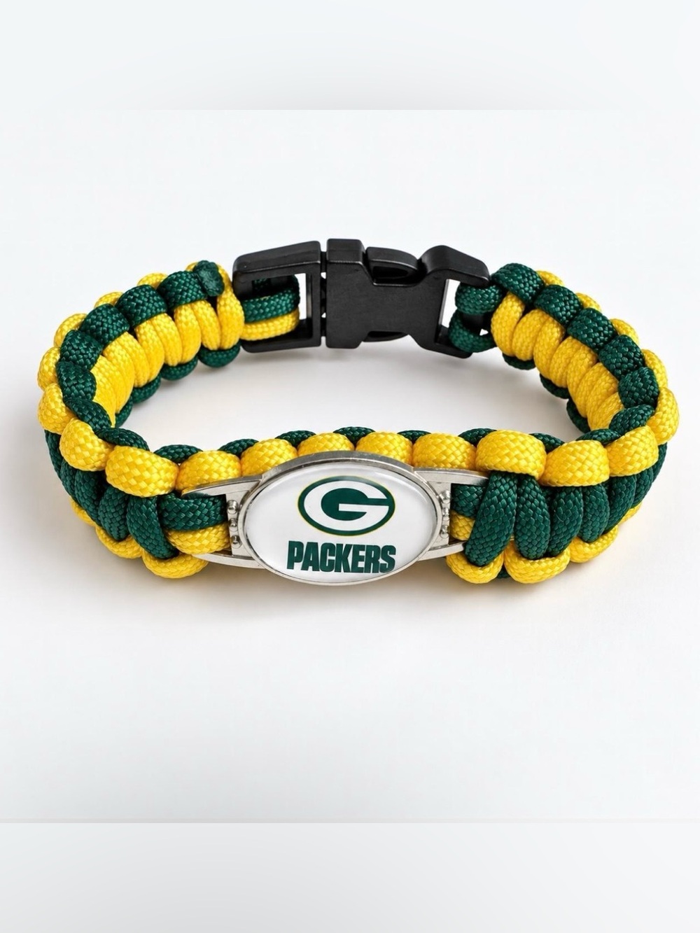 Green Bay Packers paracord bracelet with team logo pendant